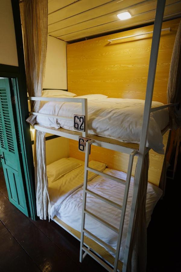 Barn Laos Hostel Vientiane Exteriör bild
